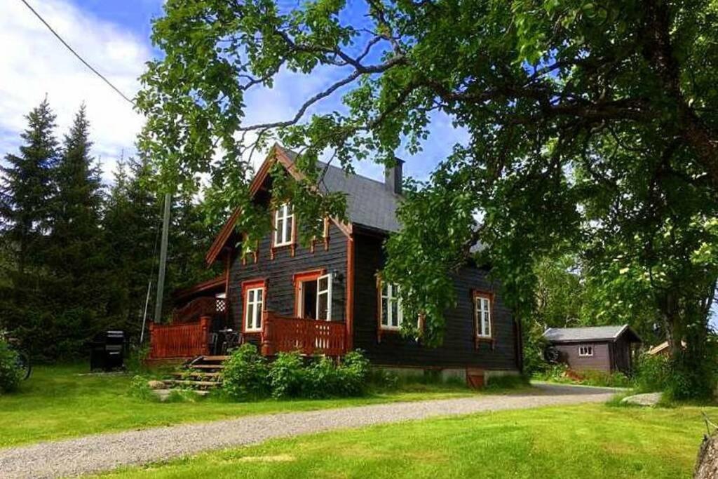 Villa 100 Years Old Norwegian Log House In Tromsø Exterior foto