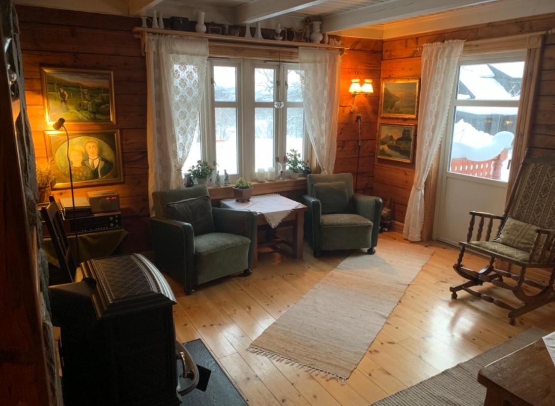 Villa 100 Years Old Norwegian Log House In Tromsø Exterior foto